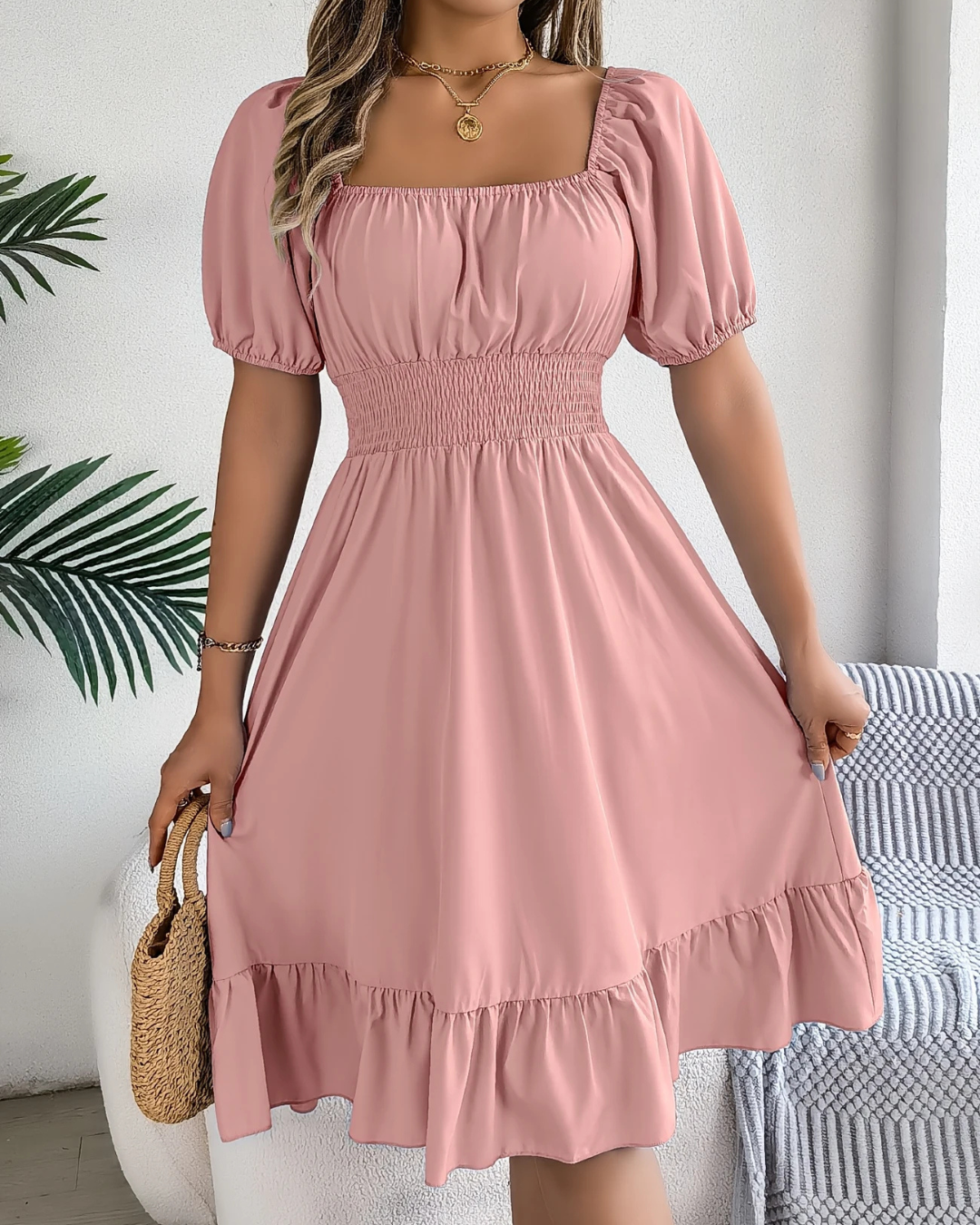 Vestido Elegante com Mangas Bufantes e Decote Quadrado
