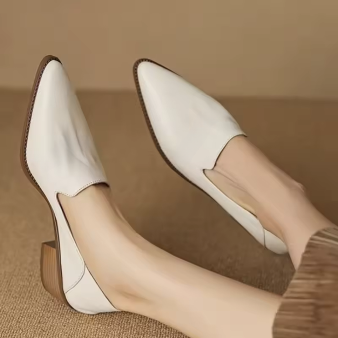 Sapatos Femininos de Salto Alto com Ponta de Lança