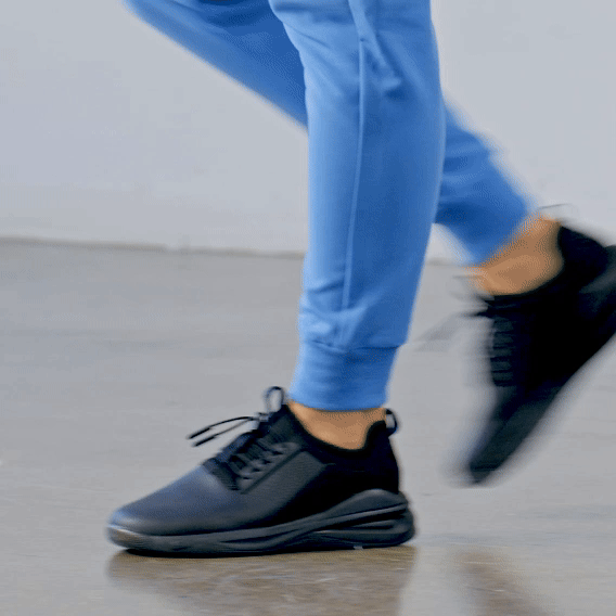 Sapatilhas Impermeáveis em Preto com Design Desportivo e Sola Antiderrapante