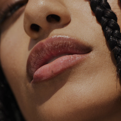 Brilho com Efeito de Volume Instantâneo e Acabamento Natural (OFERTA 2X1)