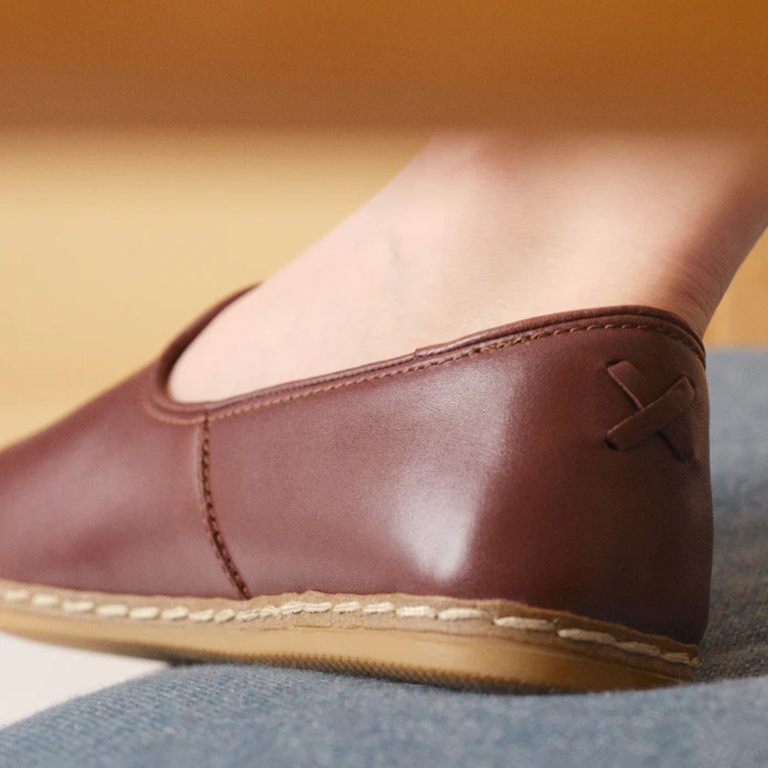 Mocassins em Pele com Sola Cosida e Design Minimalista Unisexo