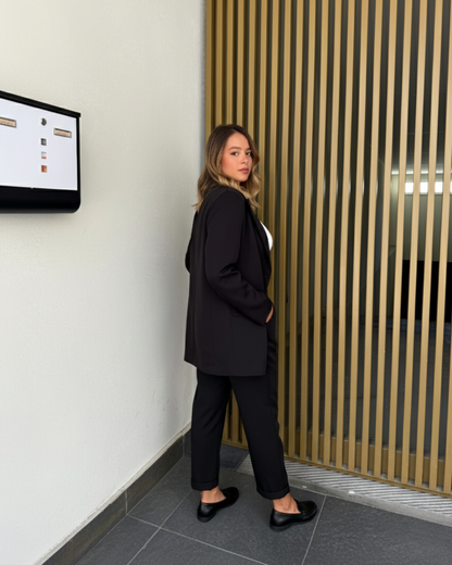 Conjunto de Casaco e Calças de Corte Moderno para Mulher