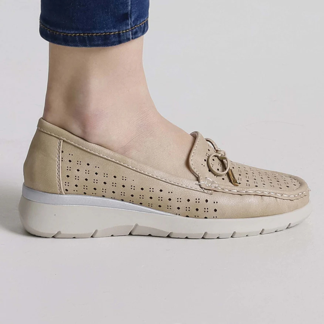 Mocassins de Couro Respiráveis com Cordões para Mulher