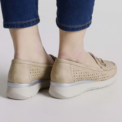 Mocassins de Couro Respiráveis com Cordões para Mulher