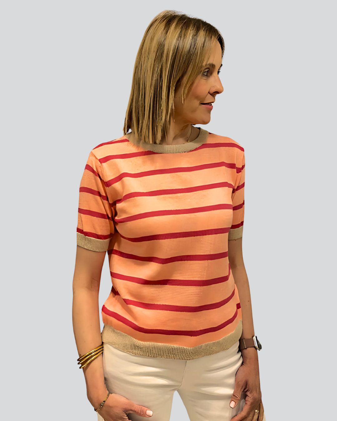 Camisa de Manga curta às riscas com gola Redonda em Estilo Casual