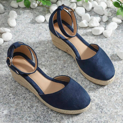 Sandálias Femininas de Cunha com Salto Alto e Detalhe em Tecido de Palha Trançado