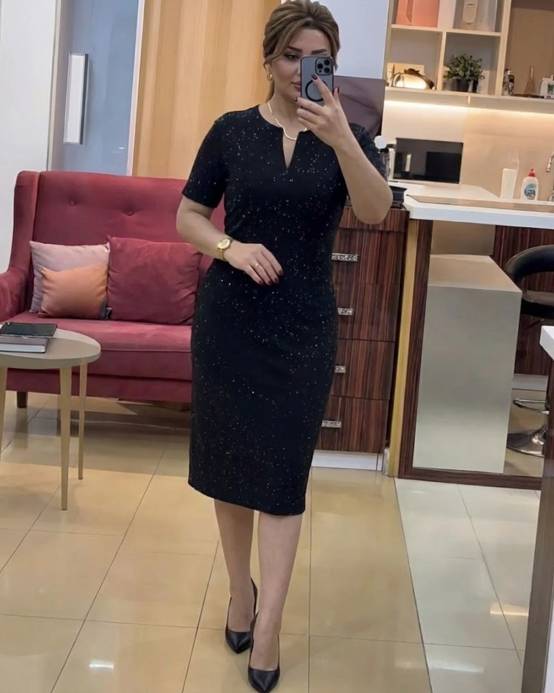 Vestido de Festa com Brilho e Decote Acentuado