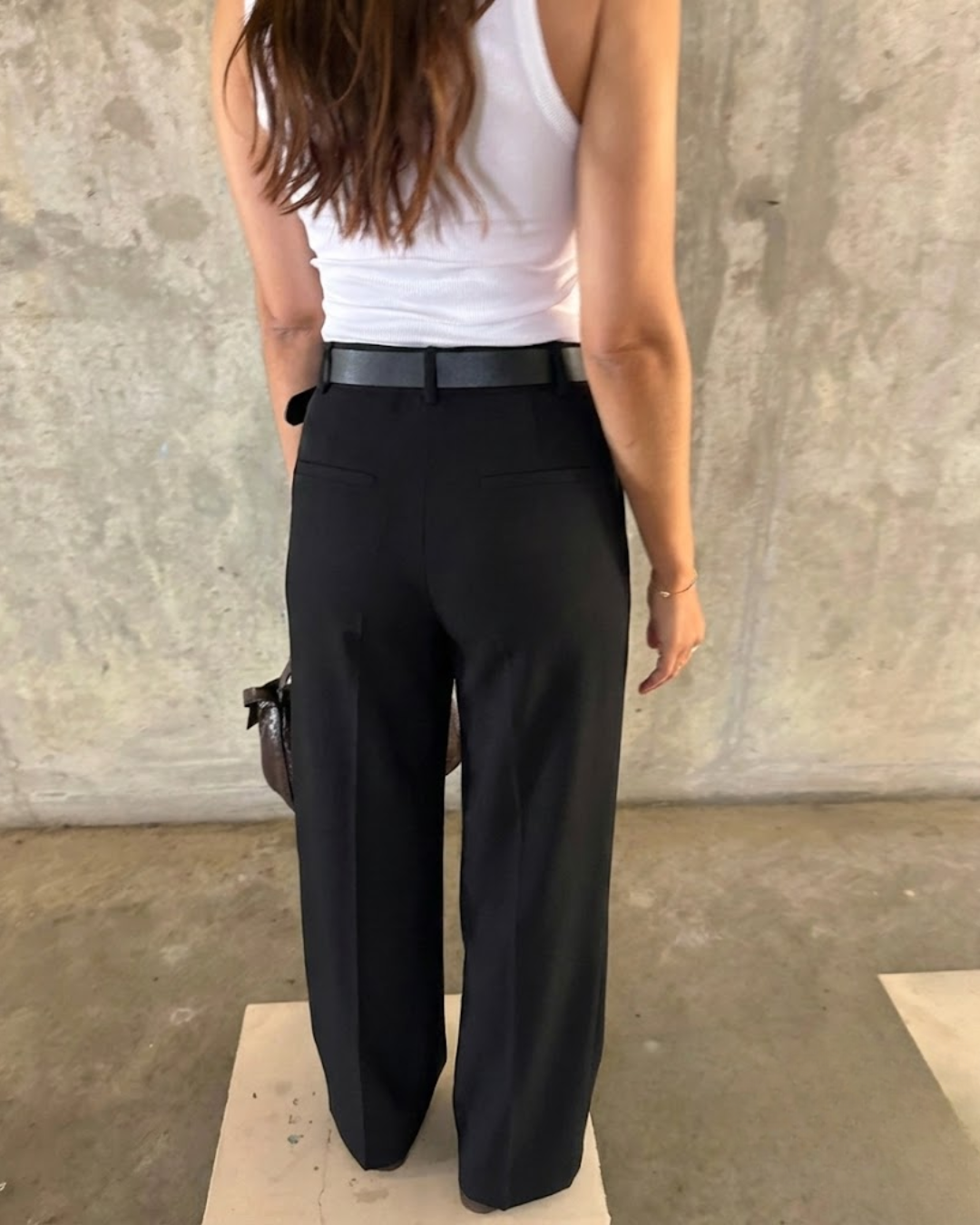 Calças de alfaiataria com perna larga e cintura alta para mulher