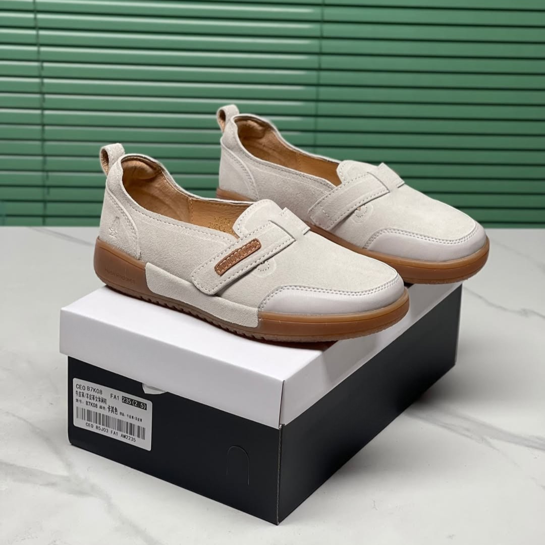 Sapatos mocassim de senhora com fecho de velcro