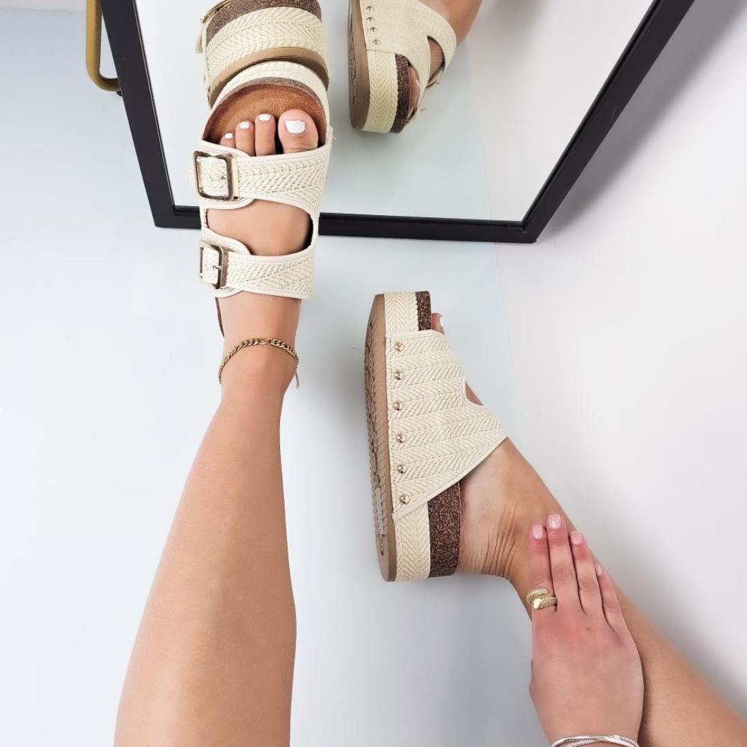 Sandálias casuais de sola alta com ajuste de tira dupla