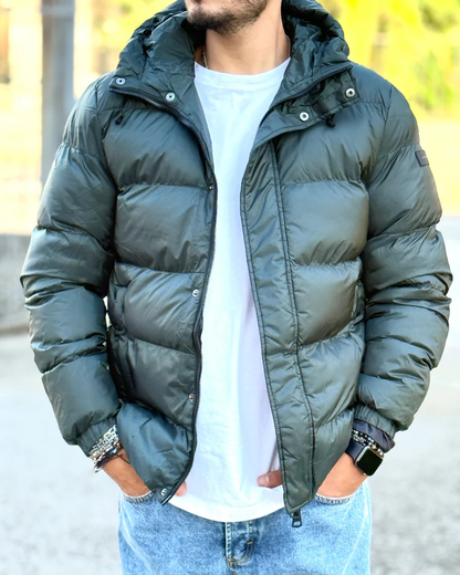 Casaco acolchoado com capuz de estilo urbano para homem