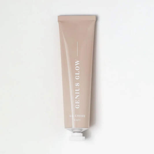 Fórmula em Creme Leve e Hidratante para um Acabamento Radiante e Natural