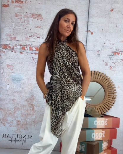 Sarongue com estampado animal com padrão leopardo