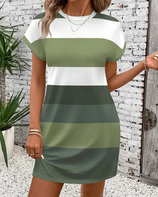 Vestido casual de gola redonda com padrão de riscas coloridas