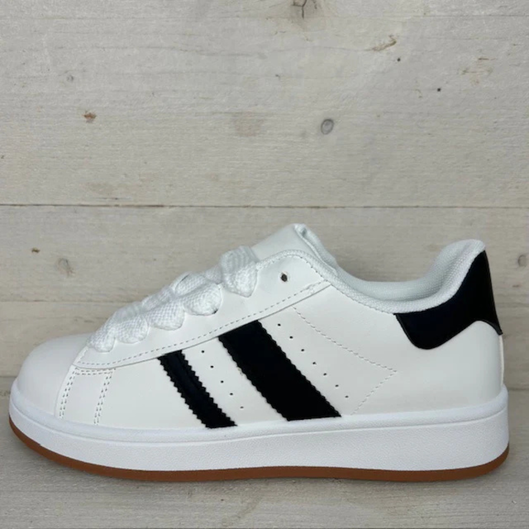 Sapatos Unissexo com um Toque Desportivo Clássico