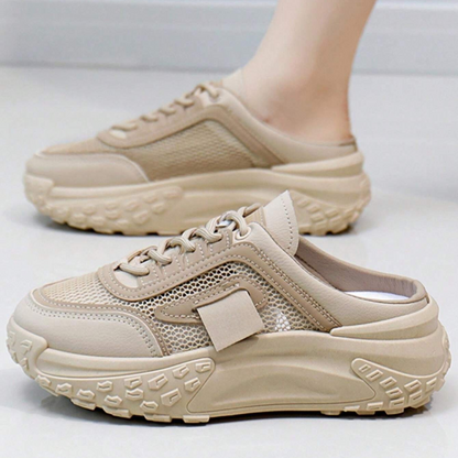 Sapatilhas de mulher com atacadores e sola de plataforma grossa