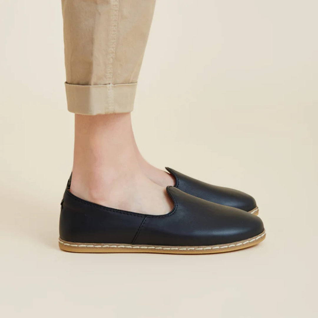 Mocassins em Pele com Sola Cosida e Design Minimalista Unisexo