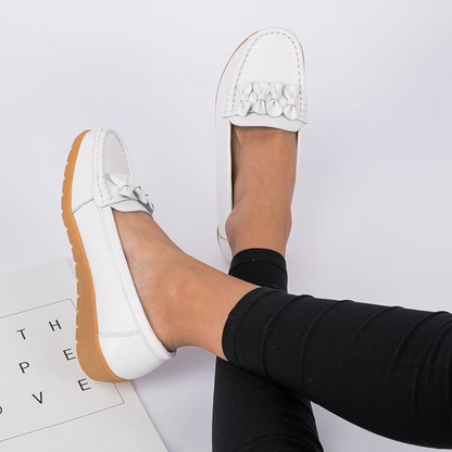 Sapatos de couro com sola ortopédica para mulher