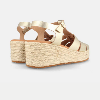 sandálias de mulher com plataforma de esparto e tiras cruzadas