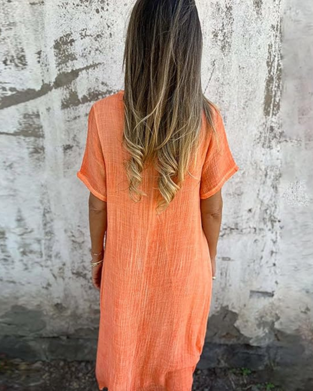 Vestido midi com decote em V em algodão e linho