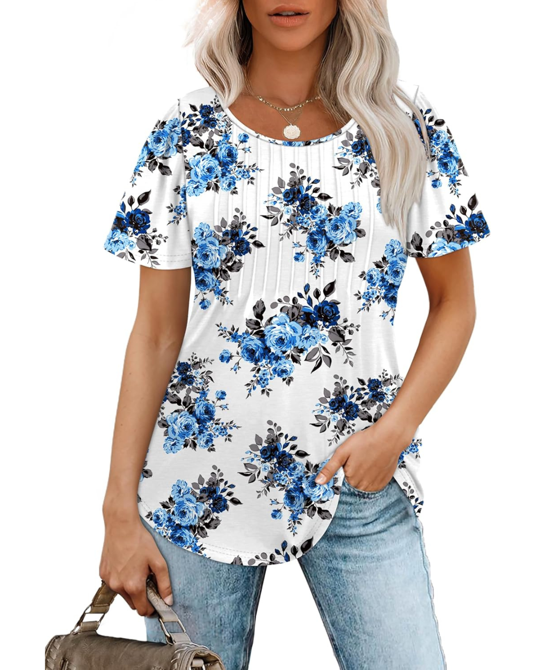 Blusa Branca com Estampado Floral Azul e Pregas Decorativas no Peito