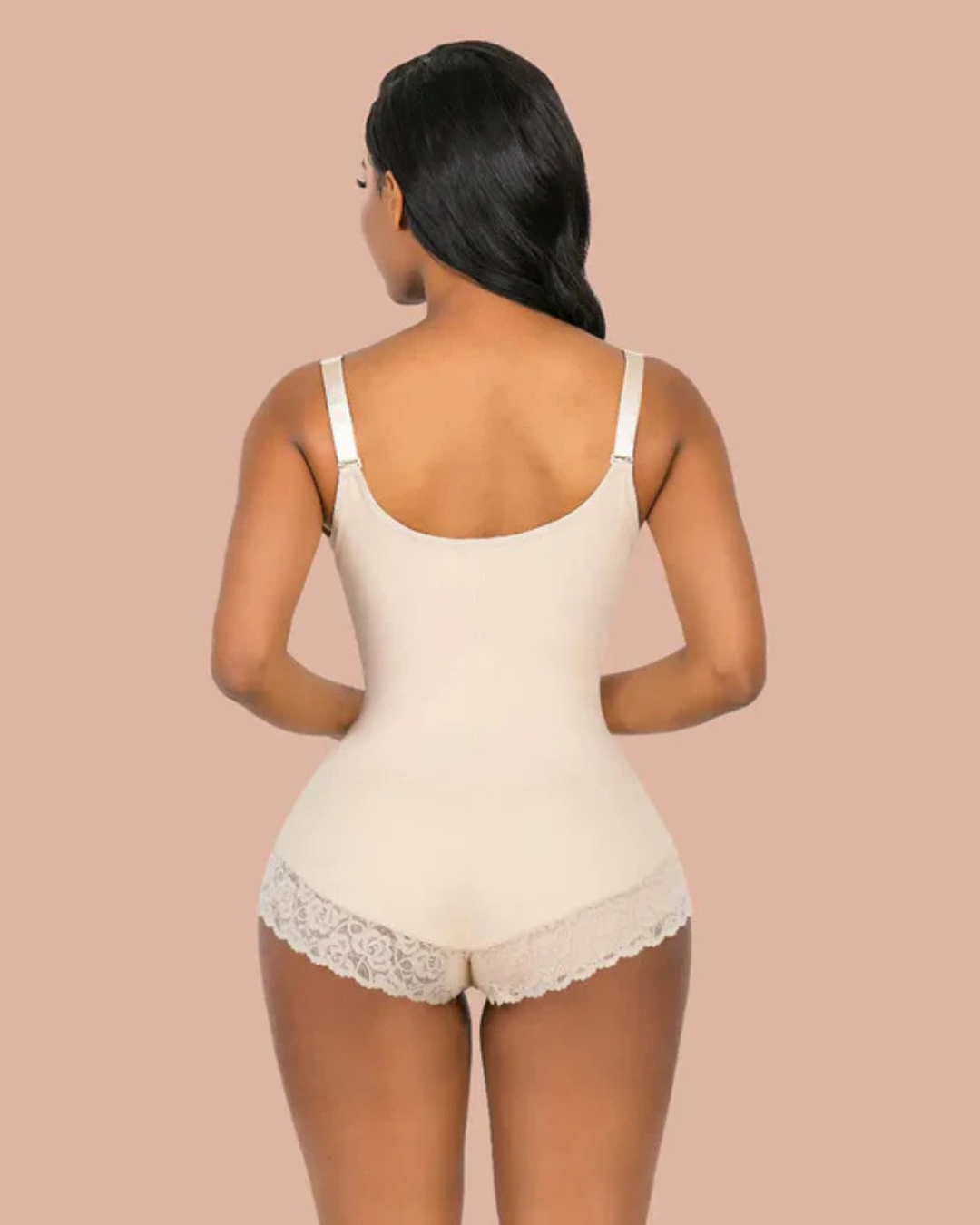 Body de controlo do ventre com pormenores em renda