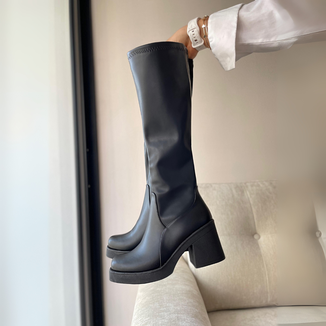 Botas clássicas de cano alto com salto para mulher