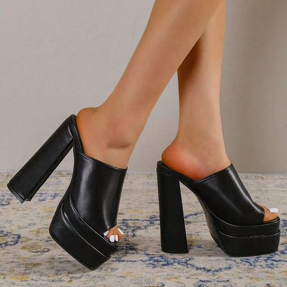 Sandálias minimalistas com plataforma, salto alto e biqueira aberta