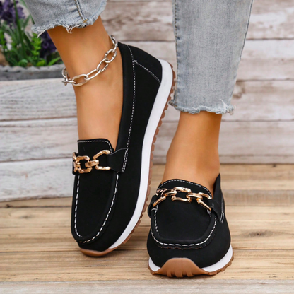 Mocassins em Pele com Fecho de Fivela Dourada para Mulher