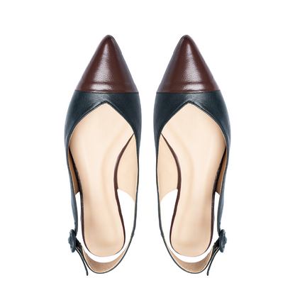 Sandálias rasas com tiras ajustáveis e biqueira fechada