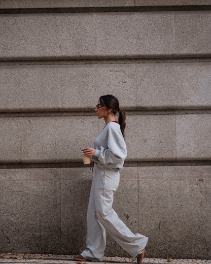 Conjunto de calças jogger desportivas e camisola confortável para mulher