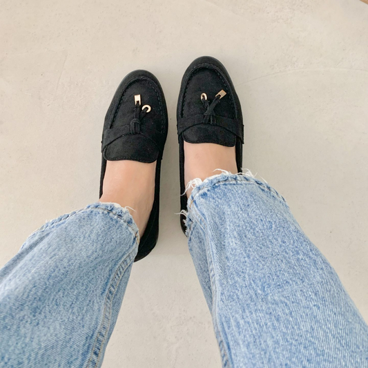 Mocassins Unicolor para Mulher com Pormenores Metálicos Dourados