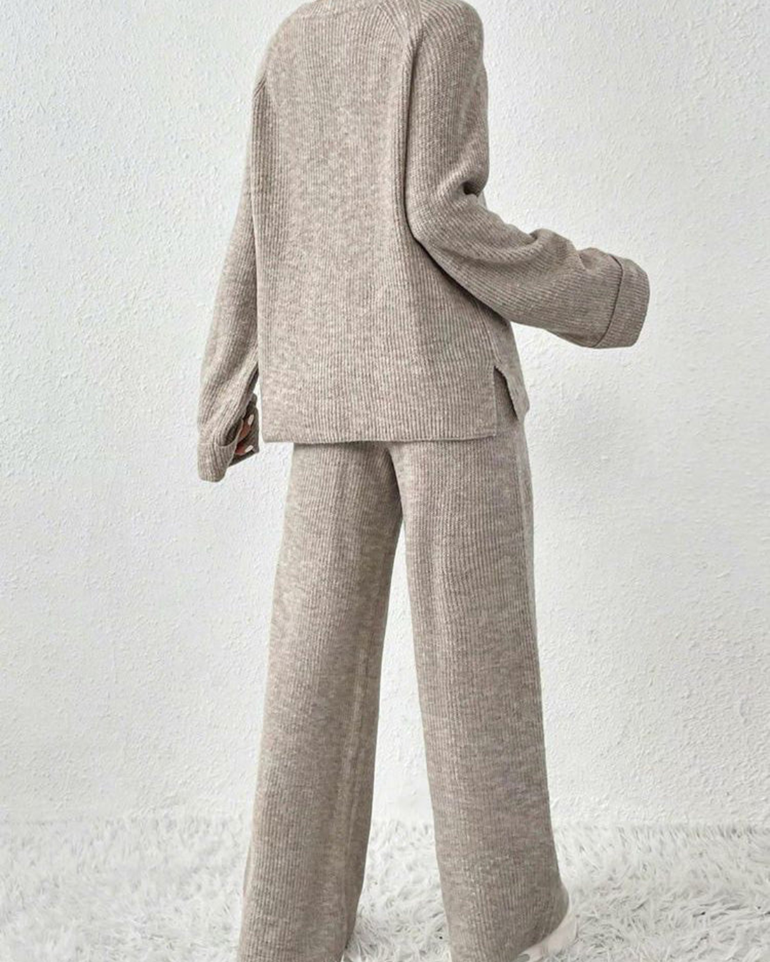 Conjunto de Camisola com Gola Redonda e Calças Confortáveis de Cintura Elástica para Mulher