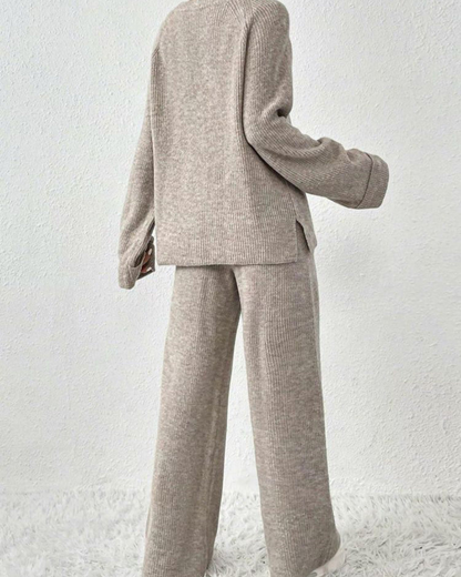 Conjunto de Camisola com Gola Redonda e Calças Confortáveis de Cintura Elástica para Mulher