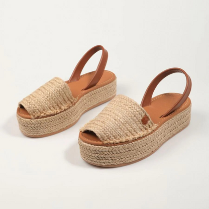 Sandália de juta com sola de plataforma