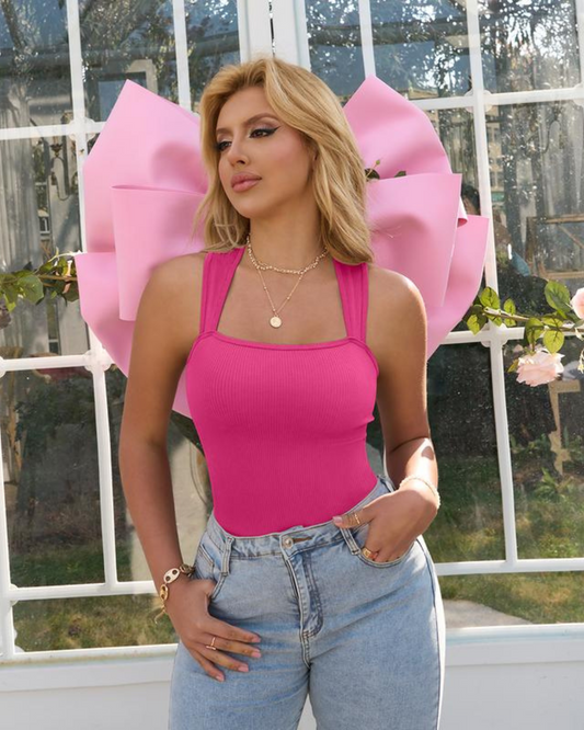 Body com alças largas e corte justo