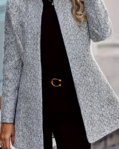 Casaco Feminino de Comprimento Médio, Elegante e Cheio de Estilo, com Bolsos