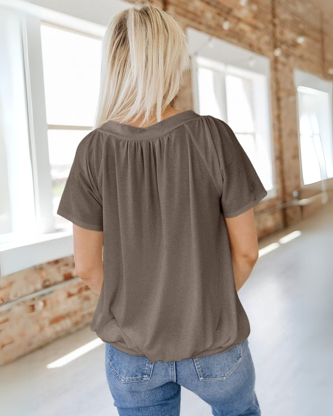 Camisola Feminina com Decote em V, Cintura Ajustada e Estilo Solto