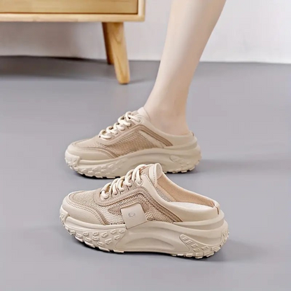 Sapatilhas de mulher com atacadores e sola de plataforma grossa