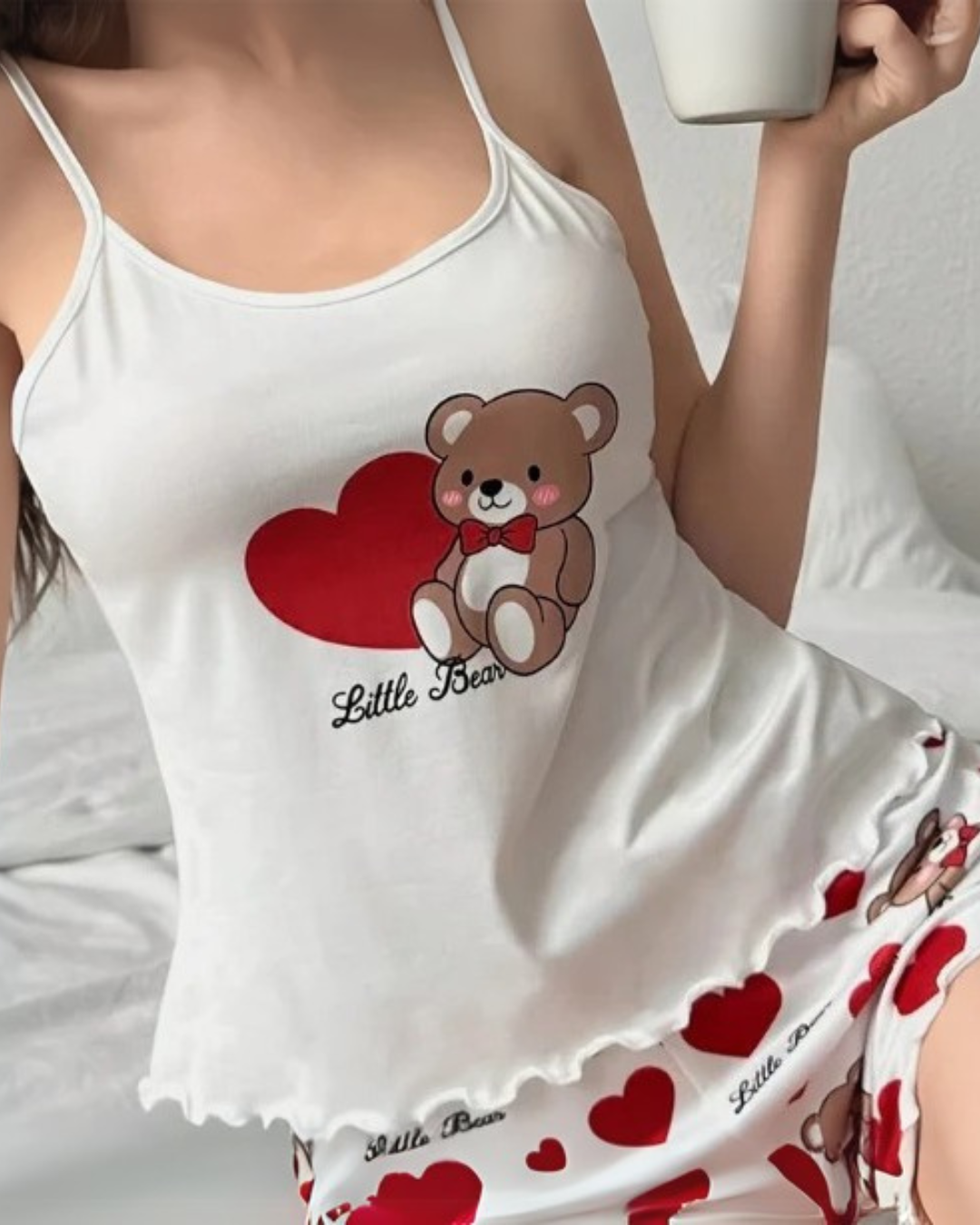 Pijama com alças e cintura elástica para mulher