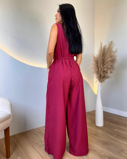 Macacão feminino com gola em V e calças