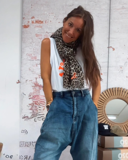 Sarongue com estampado animal com padrão leopardo