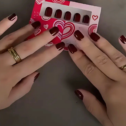 Unhas postiças com adesivo