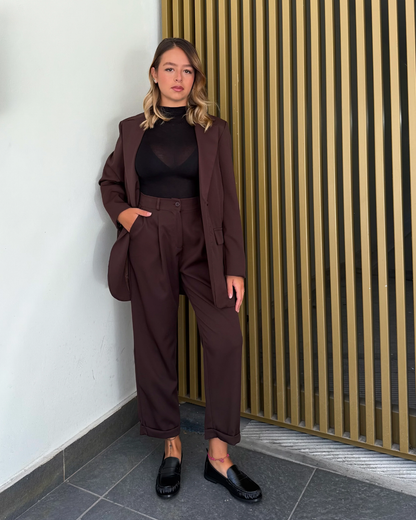 Conjunto de Casaco e Calças de Corte Moderno para Mulher