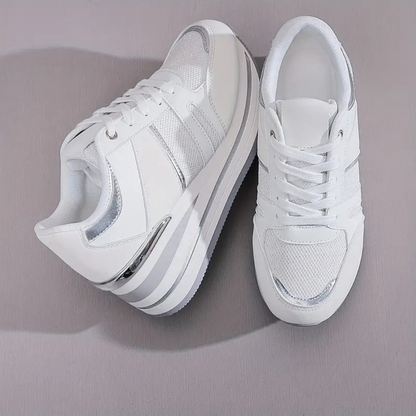Sapatilhas com Plataforma e Detalhes Metálicos para um Estilo Moderno e Confortável