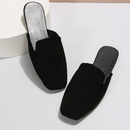 Sapatilhas de Camurça Preta para Mulher com Design Minimalista e Palmilha Almofadada