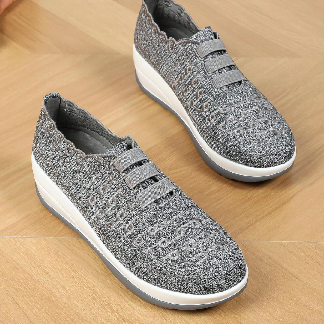 Sapatilhas Slip-on Bordadas e Elegantes com Ajuste Elástico