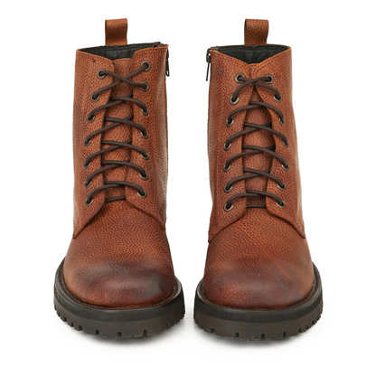 Botas de couro para mulher com design clássico