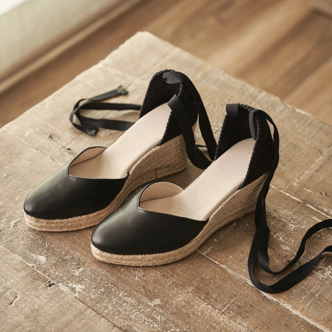 Sandálias de juta, com salto alto e ajuste de tiras