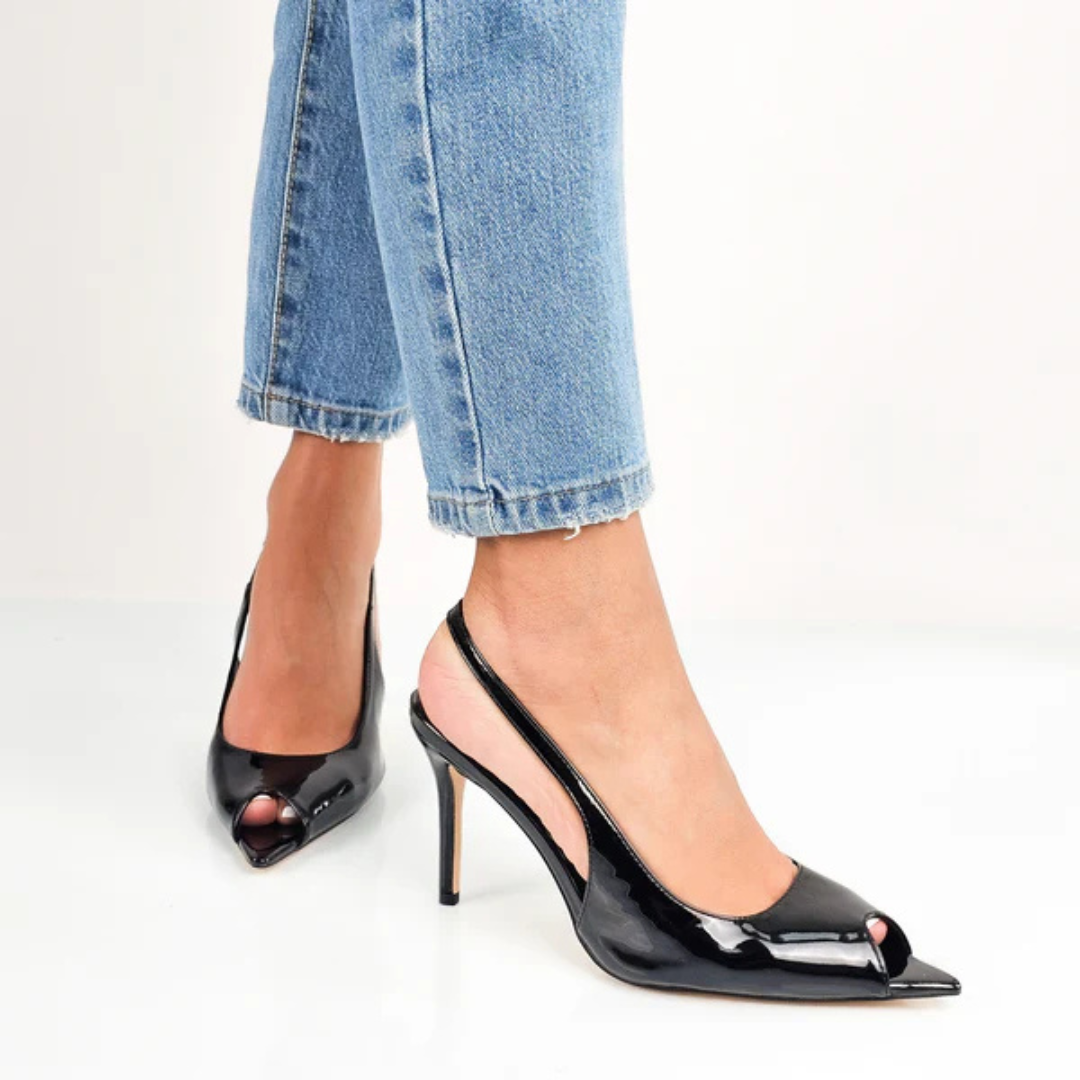 Sapatos de Salto Alto em Couro Envernizado com Biqueira Aberta